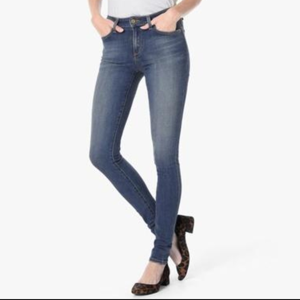 BRAND NEW JOE'S JEANS-BOUTIQUE OWNED